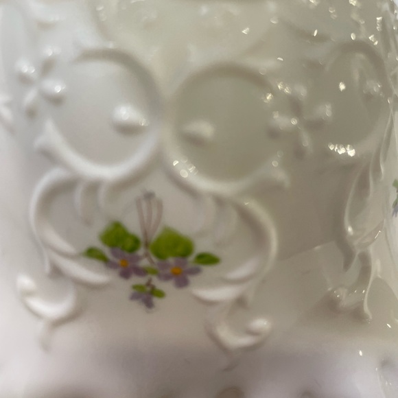 Fenton vintage Spanish lace signed glass vase - Picture 5 of 6